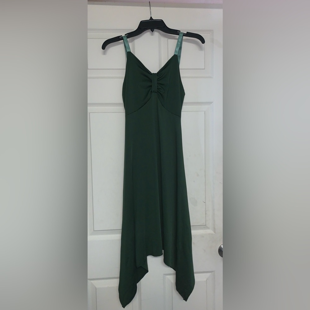 Mid-long deep green dress
